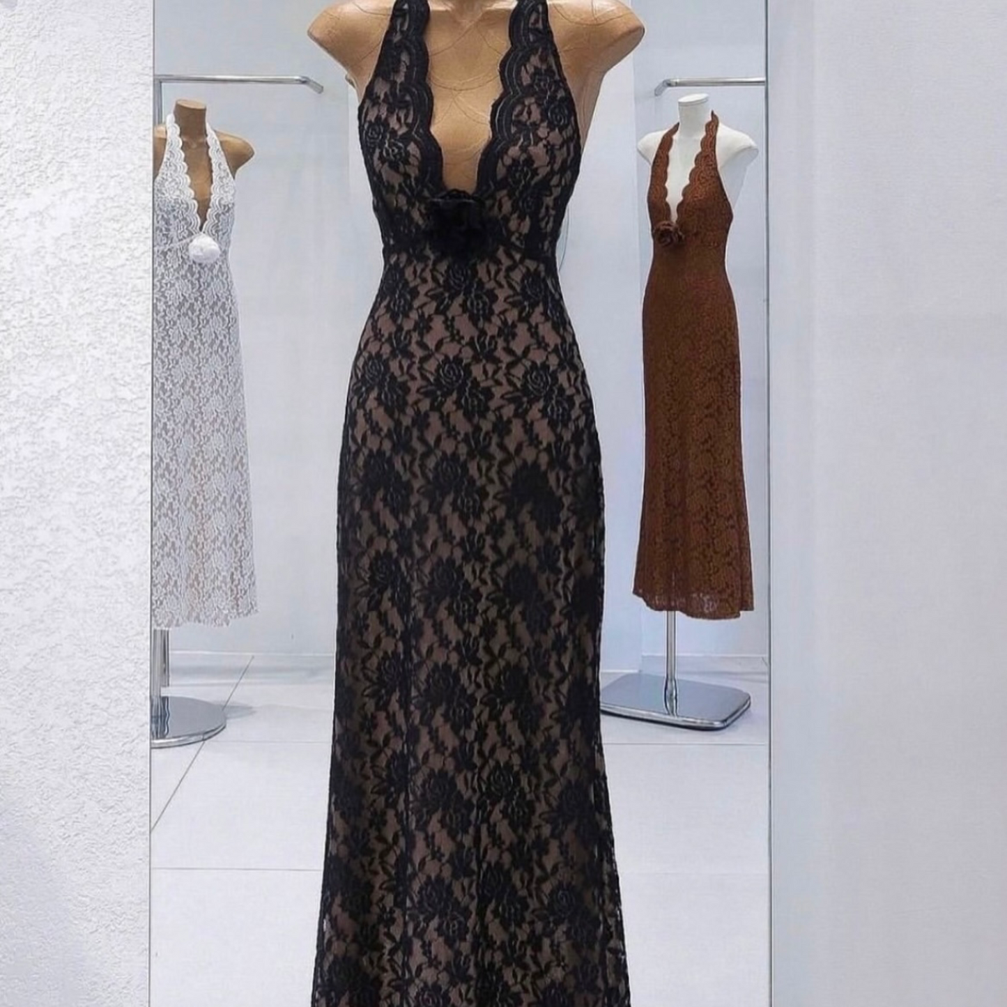 Beautiful Dress in Lace & Lining